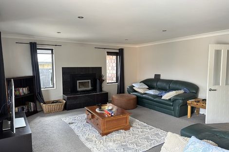 Photo of property in 13 Ripple Grove, Waiuku, 2123