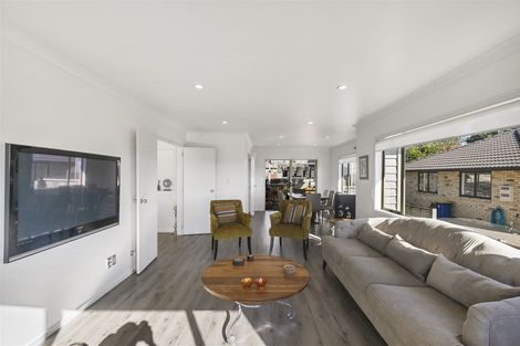 Photo of property in 40 Spoonbill Place, Unsworth Heights, Auckland, 0632