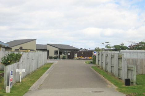 Photo of property in 80 Dalton Drive, Papamoa Beach, Papamoa, 3118
