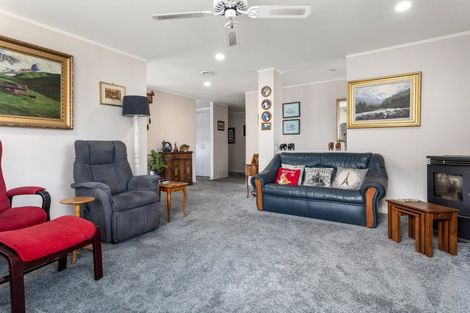 Photo of property in 6 Edgewater Grove, Whakatane, 3120