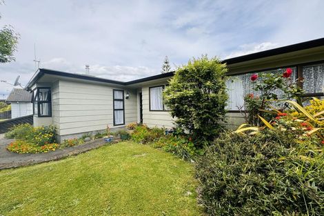 Photo of property in 50 Hillcrest Drive, Kelvin Grove, Palmerston North, 4414