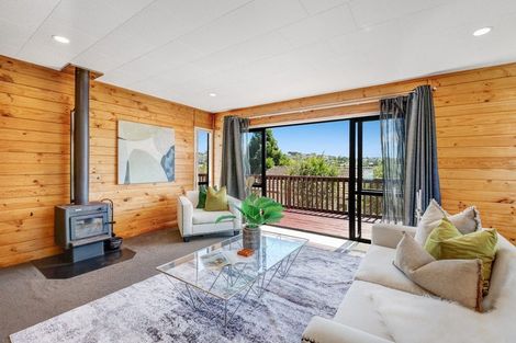 Photo of property in 7 Camilla Grove, Totara Vale, Auckland, 0629