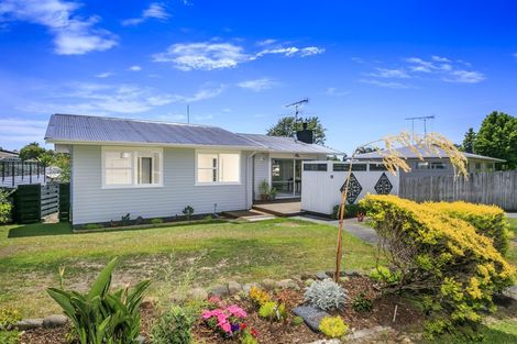 Photo of property in 18 Hatherlow Street, Glenfield, Auckland, 0629