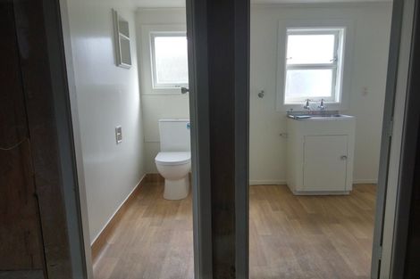 Photo of property in 17 Thurleigh Grove, Karori, Wellington, 6012