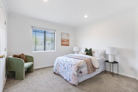 Photo of property in 28a Woodstock Road, Forrest Hill, Auckland, 0620