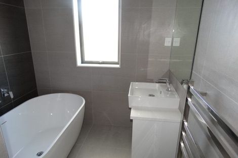 Photo of property in 5 Pihoihoi Place, Hobsonville, Auckland, 0616