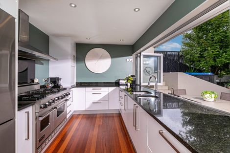 Photo of property in 20a Hebron Road, Waiake, Auckland, 0630