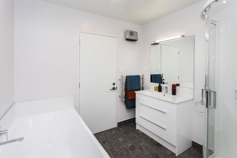 Photo of property in 17 Kakapo Lane, Redwood, 8051