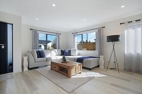 Photo of property in 3 Toropapa Close, Takanini, 2110