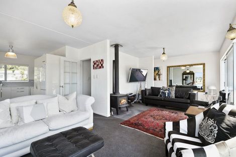 Photo of property in 281 Queens Drive, Lyall Bay, Wellington, 6022