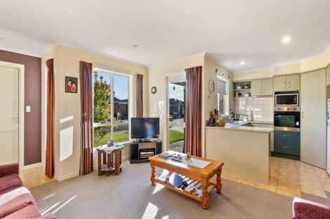 Photo of property in 34 Sovereign Isle Lane, Rototuna, Hamilton, 3210