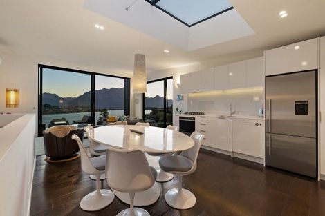 Photo of property in 16 Highlands Close, Queenstown, 9300