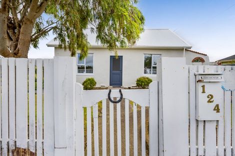 Photo of property in 124 Weraroa Road, Waverley, 4510