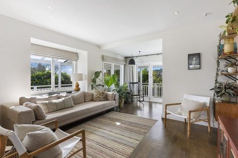 Photo of property in 120 Island Bay Road, Beach Haven, Auckland, 0626
