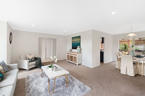 Photo of property in 54 Hillwell Drive, Henderson, Auckland, 0612