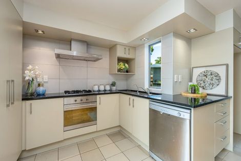 Photo of property in 21a Lyons Avenue, Murrays Bay, Auckland, 0630