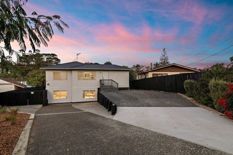 Photo of property in 18 Grassmere Road, Henderson Valley, Auckland, 0612