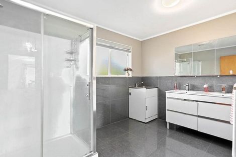 Photo of property in 56 Kohekohe Street, New Lynn, Auckland, 0600