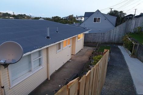 Photo of property in 111 Ruskin Road, Newlands, Wellington, 6037