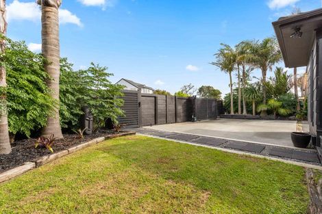 Photo of property in 4 Nadine Place, Mangere Bridge, Auckland, 2022