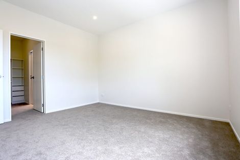 Photo of property in 1b Kirkdale Place, Northcross, Auckland, 0632