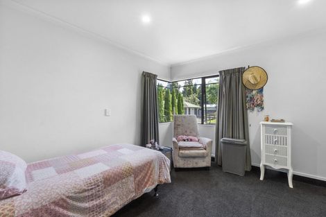 Photo of property in 16 Hastings Place, Hamilton Lake, Hamilton, 3204
