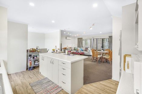 Photo of property in 50u4 Banbury Crescent, Fairfield, Hamilton, 3214