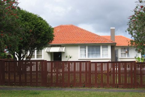 Photo of property in 2/34 Miro Street, New Lynn, Auckland, 0600