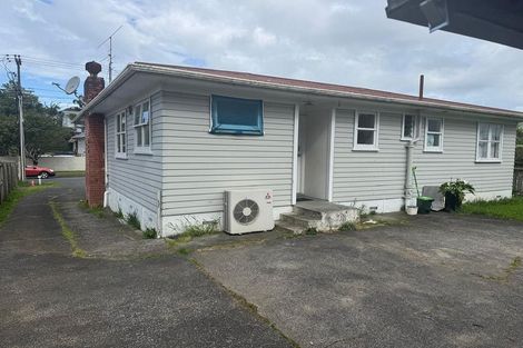 Photo of property in 85 Vodanovich Road, Te Atatu South, Auckland, 0610