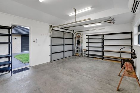 Photo of property in 6 Saint Andrews Parkway, Waiwhakaiho, New Plymouth, 4312
