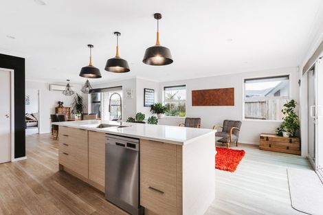 Photo of property in 6 Fuller Street, Papamoa Beach, Papamoa, 3118
