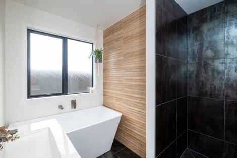 Photo of property in 19 Read Crescent, Clive, 4102