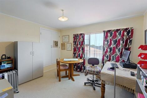 Photo of property in 22 Rewarewa Crescent, Waikanae, 5036