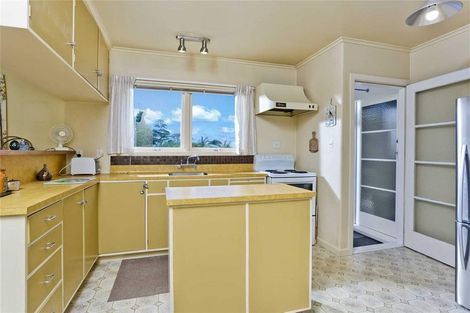 Photo of property in 87 Hillcrest Avenue, Hillcrest, Auckland, 0627