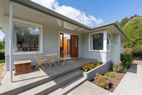 Photo of property in 6 Waugh Street, Kimbolton, 4777