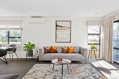 Photo of property in 15 Margan Avenue, New Lynn, Auckland, 0600