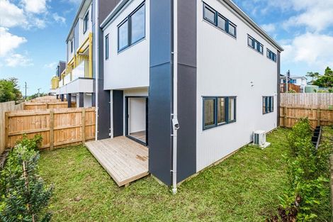 Photo of property in 43b/4 Waimumu Road, Massey, Auckland, 0614