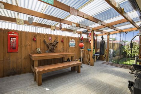 Photo of property in 8 Orakau Road, Mangere East, Auckland, 2024