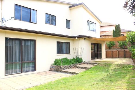 Photo of property in 5 Gibbston Crescent, Flat Bush, Auckland, 2016