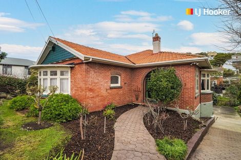 Photo of property in 24 Cliffs Road, Saint Clair, Dunedin, 9012
