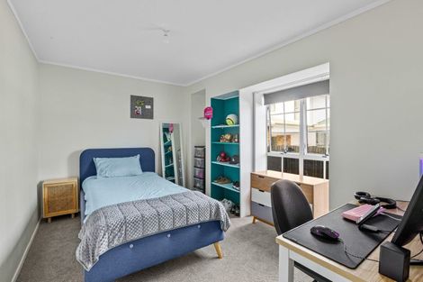 Photo of property in 40 Walton Street, Red Beach, 0932