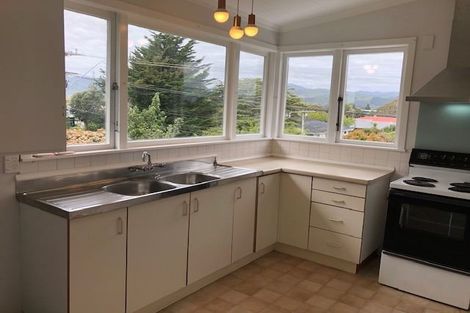 Photo of property in 111 Golf Road, Paraparaumu Beach, Paraparaumu, 5032