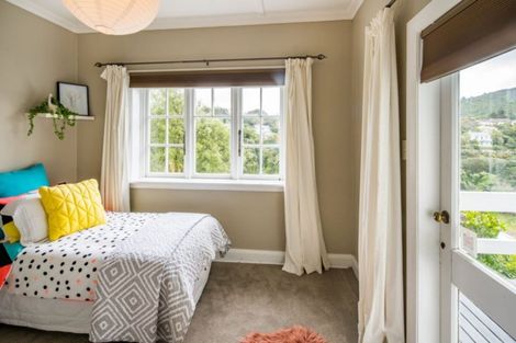 Photo of property in 52a Creswick Terrace, Northland, Wellington, 6012