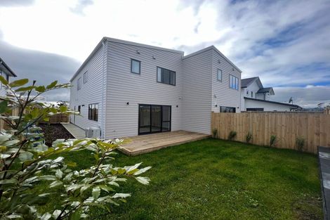 Photo of property in 80a Kahui Parade, Karaka, 2113