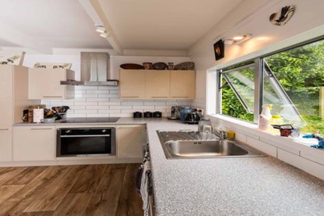 Photo of property in 2/194 Barnard Street, Wadestown, Wellington, 6012