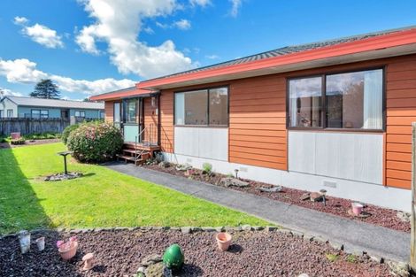 Photo of property in 13 Septimus Place, Henderson, Auckland, 0612