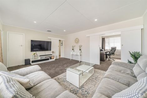 Photo of property in 2/17 Oregon Drive, Maoribank, Upper Hutt, 5018