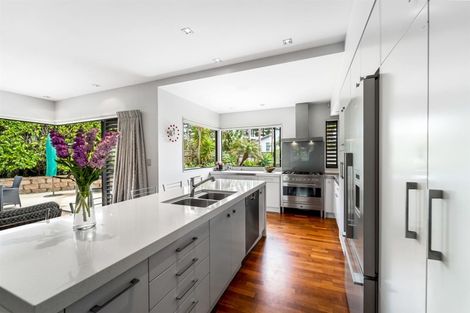 Photo of property in 32 English Oak Drive, Schnapper Rock, Auckland, 0632