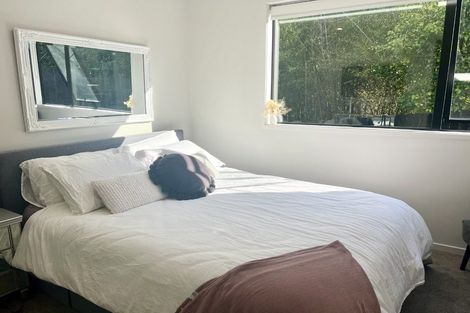 Photo of property in 4/37 Camelot Place, Glenfield, Auckland, 0629