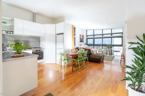 Photo of property in 26 Priscilla Crescent, Kingston, Wellington, 6021